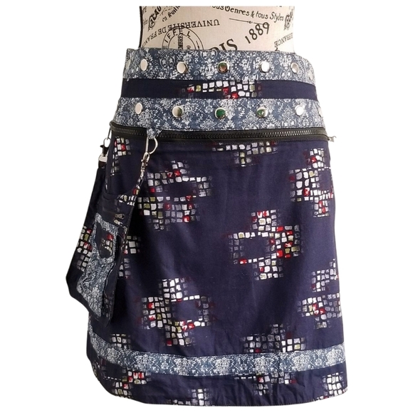 💙🌀One Size Blue Reversible Asymmetrical Wrap Mini Skirt With Snap Buttons - Picture 2 of 8